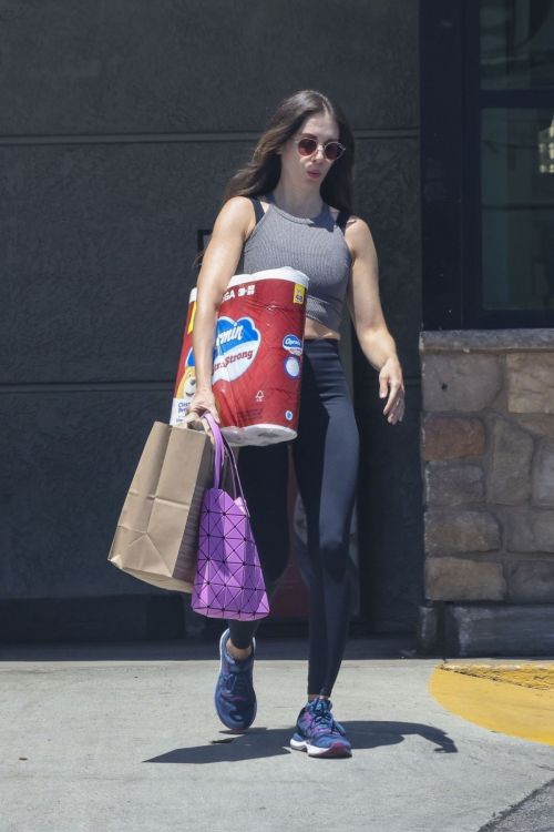 Alison Brie Shopping Day at Gelson 2