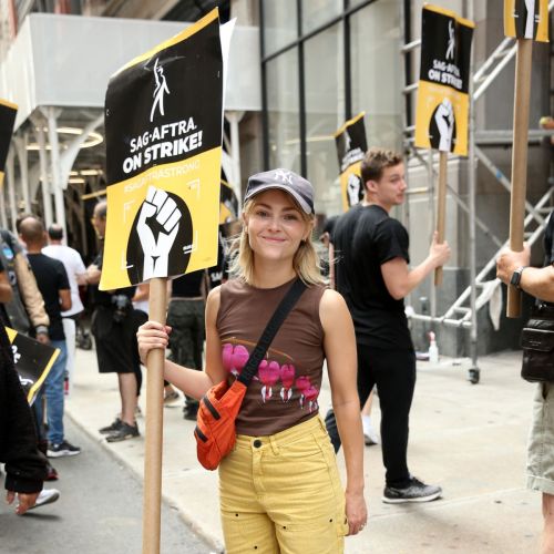 Annasophia Robb at SAG-AFTRA Strike in New York