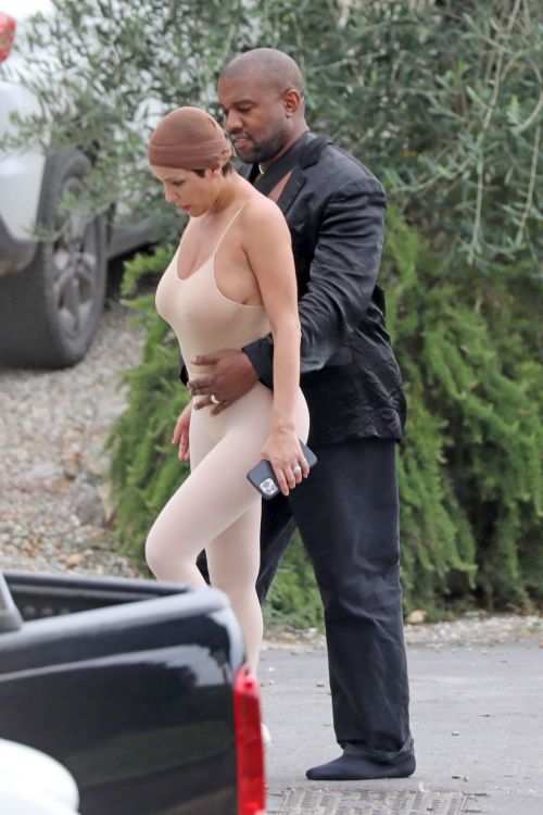 Bianca Censori and Kanye West Out in Tuscany 2