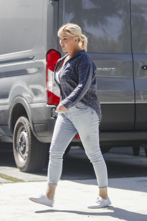 Billie Lee Arrival at Tom Sandoval House 2