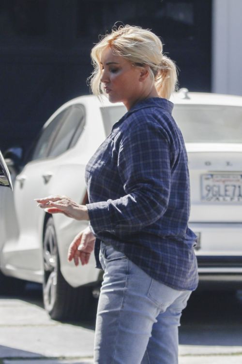 Billie Lee Arrival at Tom Sandoval House 4