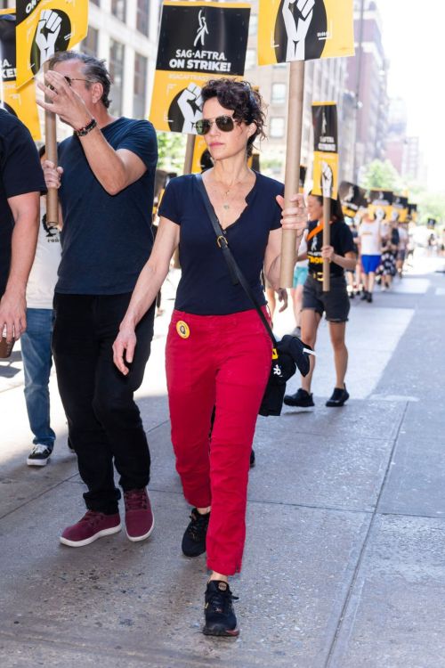 Carla Gugino at SAG-AFTRA Strike in New York 07/31/2023