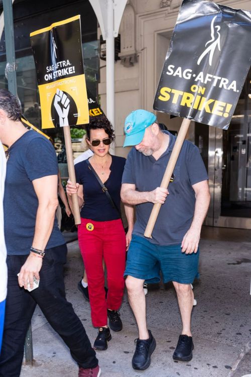 Carla Gugino at SAG-AFTRA Strike in New York 07/31/2023 2