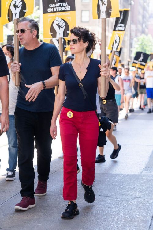 Carla Gugino at SAG-AFTRA Strike in New York 07/31/2023 3