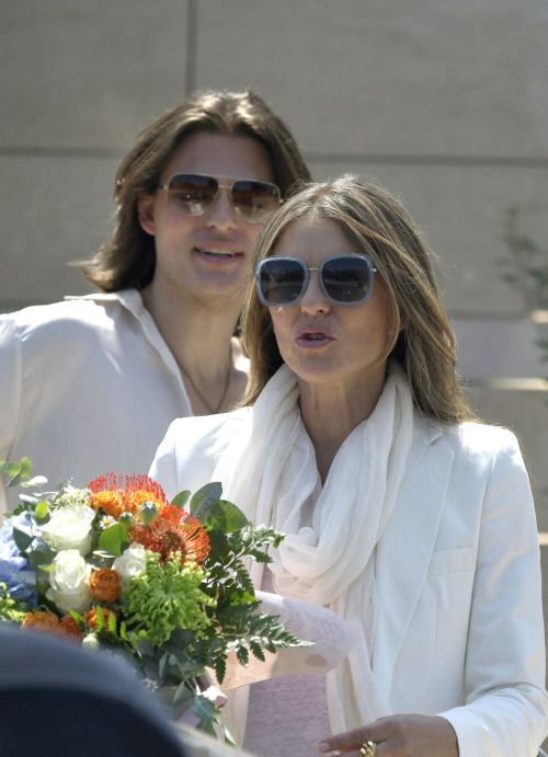 Elizabeth Hurley Arrives in Palma de Mallorca 3