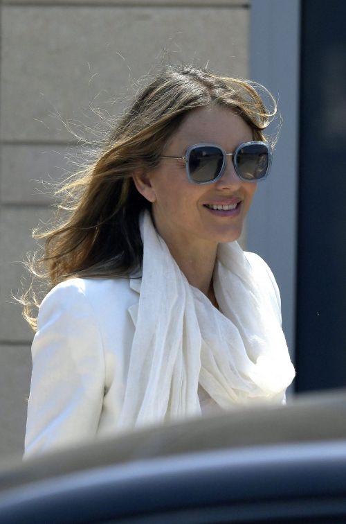 Elizabeth Hurley Arrives in Palma de Mallorca 4