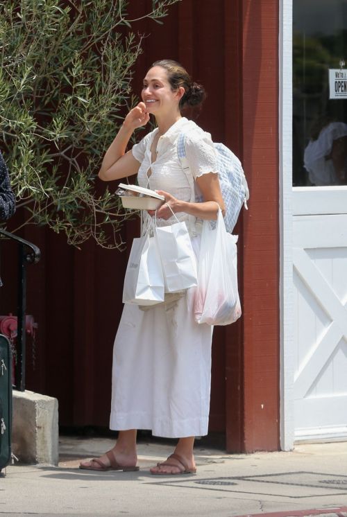 Emmy Rossum Out for Lunch with Friends 1