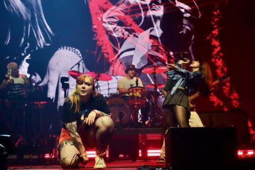 Hayley Williams performs at Paramore
