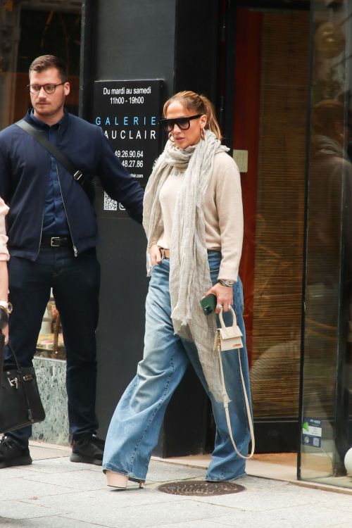 Jennifer Lopez Antique Shopping Adventure in Paris with Full Sleeve Light Brown Top and Loose Denim 1