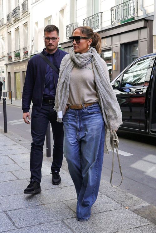 Jennifer Lopez Antique Shopping Adventure in Paris with Full Sleeve Light Brown Top and Loose Denim 5