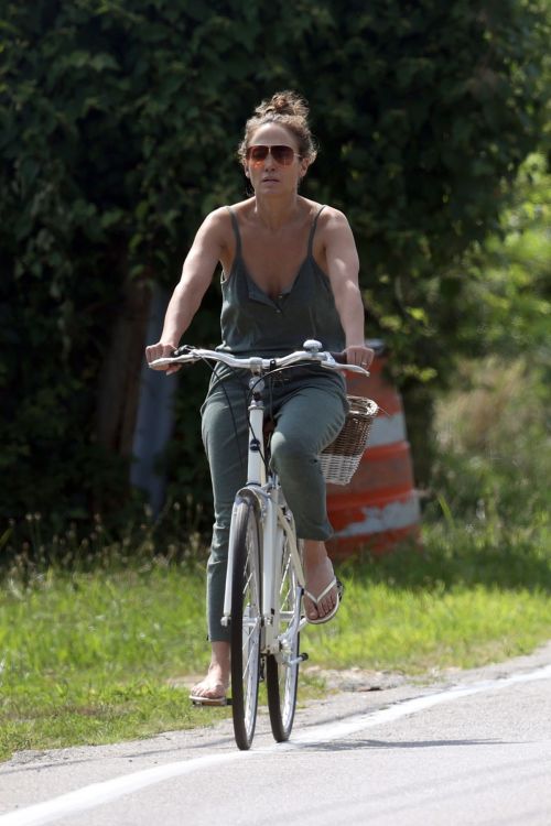 Jennifer Lopez Bike Ride 4