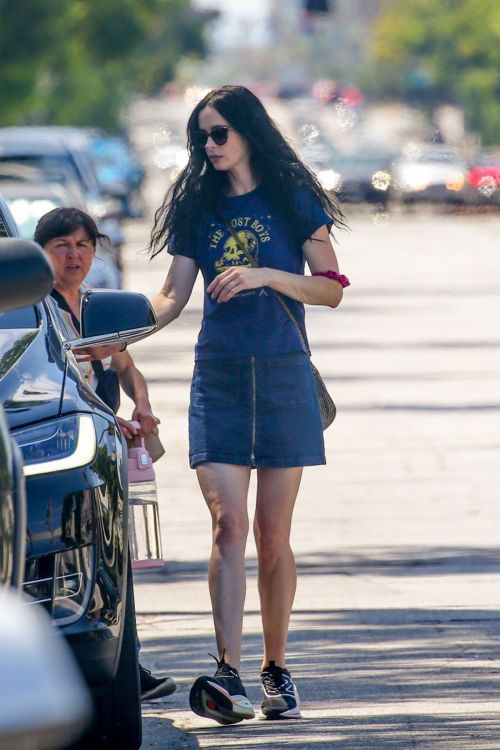 Krysten Ritter Out for Frozen Yogurt in Studio City 08/01/2023 2