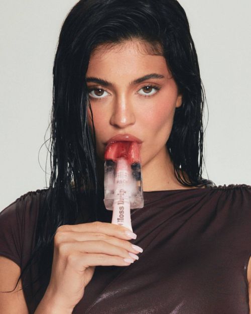 Kylie Jenner for Kylie Cosmetics Summer 2023 1