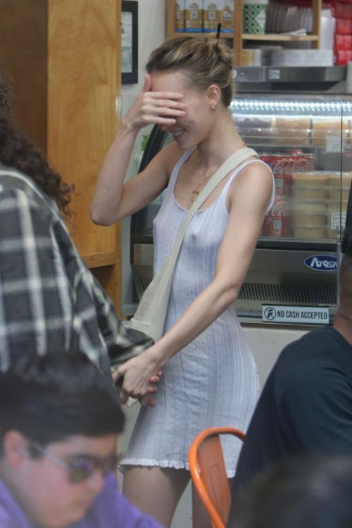 Lily-Rose Depp and 070 Shake Picking Up Pastries 3