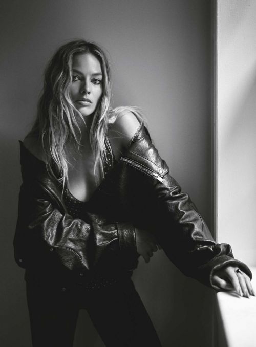 Margot Robbie Shines in Vogue Magazine Australia 4