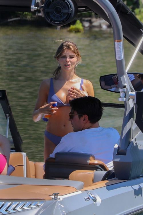 Olivia Jade and Isabella Rose Giannulli in Bikinis at a Boat on Lake Coeur d