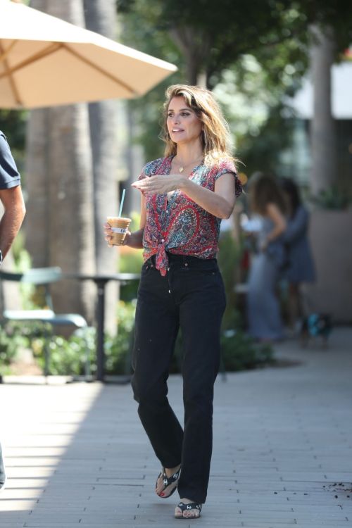 Penelope Cruz Out for Iced Coffee at Erewhon Market 4