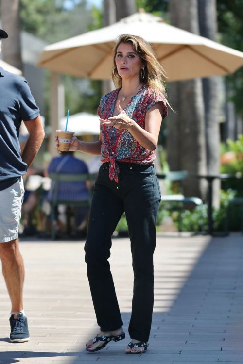 Penelope Cruz Out for Iced Coffee at Erewhon Market 6