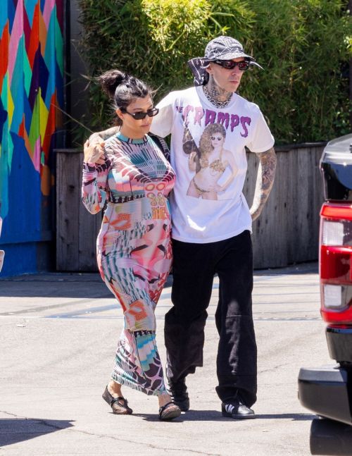 Pregnant Kourtney Kardashian and Travis Barker Cruise 7