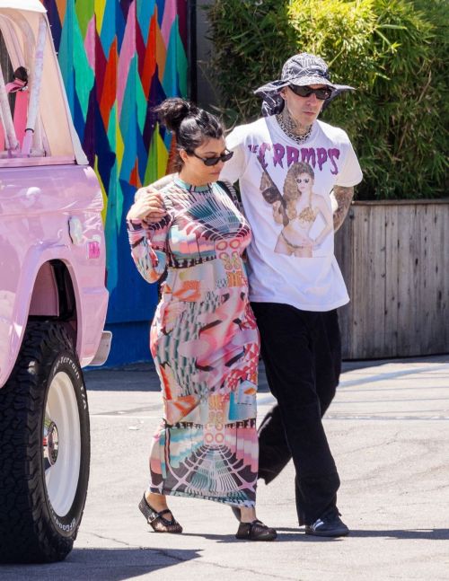 Pregnant Kourtney Kardashian and Travis Barker Cruise 9