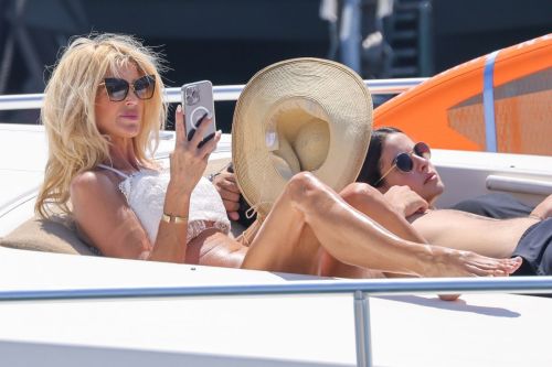 Victoria Silvstedt on a Yacht in Saint Tropez 07/29/2023 4