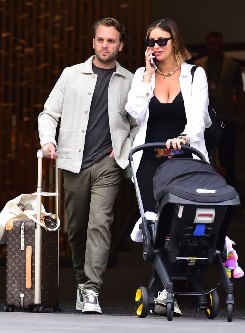 Ferne McCann and Lorri Haines Spotted Leaving a Hotel in Manchester 09/08/2023 4