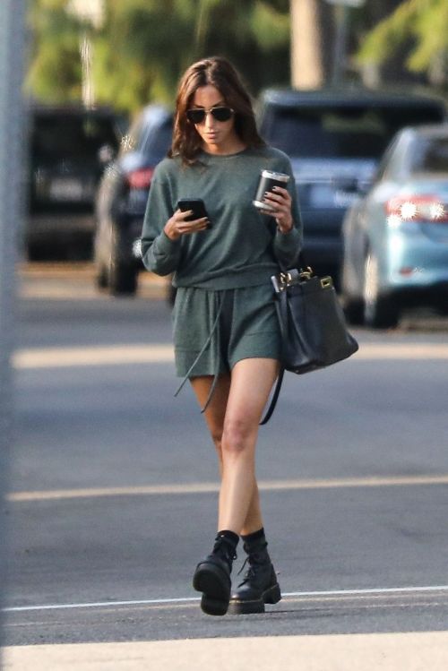 Ines De Ramon Out for Coffee with a Friend in Westwood 09/05/2023 1