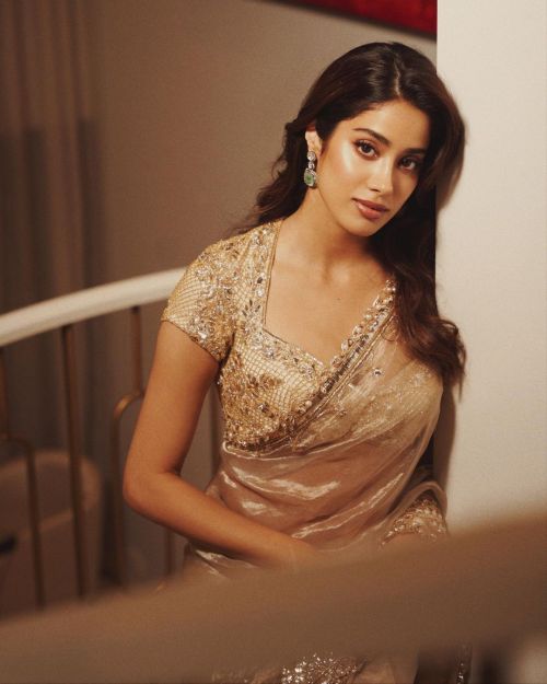 Janhvi Kapoor Shines in Manish Malhotra