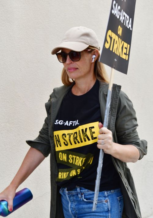 Jeri Ryan at SAG-AFTRA Picket Lines at Warner Bros. Studios 09/06/2023 1