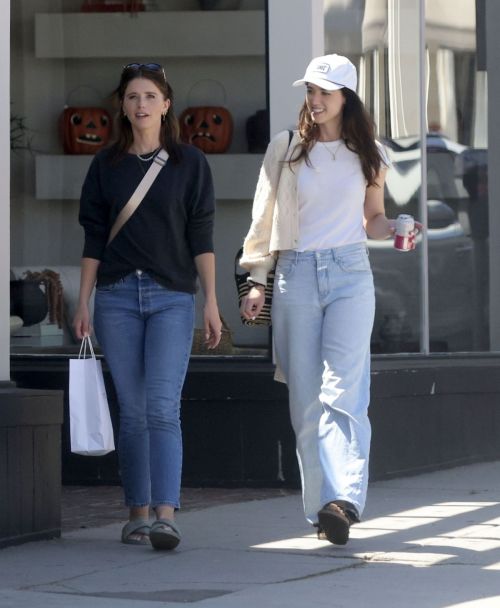 Katherine and Christina Schwarzenegger Shopping Day 09/07/2023 3