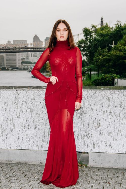 Maddie Ziegler at Prabal Gurung Fashion Show in New York 09/08/2023 5