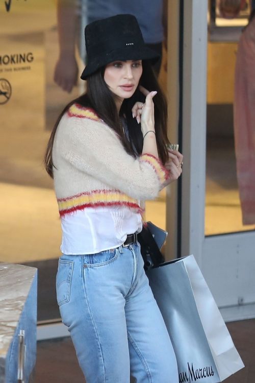 Sharon and Aimee Osbourne indulge in retail therapy at Neiman Marcus in Beverly Hills on 08/10/2023 5