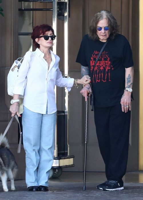 Sharon Osbourne Out for a Meal in Beverly Hills 09/07/2023 1