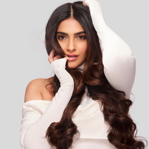 Sonam Kapoor Shines in Kera Stase Official Photoshoot 08/23/2023 1