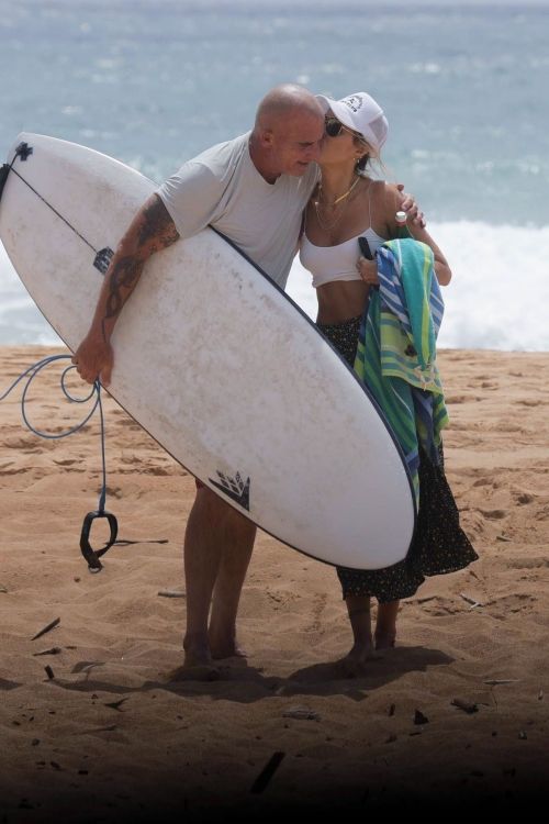 Tish Cyrus and Dominic Purcell on Their Honeymoon in Hawaii 09/04/2023 6