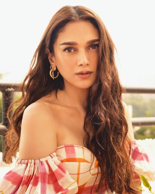 Aditi Rao Hydari Shines in TheRealB Outfits 1