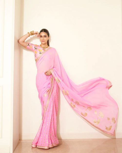 Kriti Sanon in Light Pink House of Masaba Saree 1