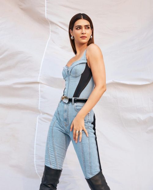 Kriti Sanon Rocks Blue & Black Denim Look by Tejas Nerurkar