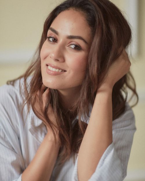 Mira Rajput White Shirt Blue Denim Photoshoot