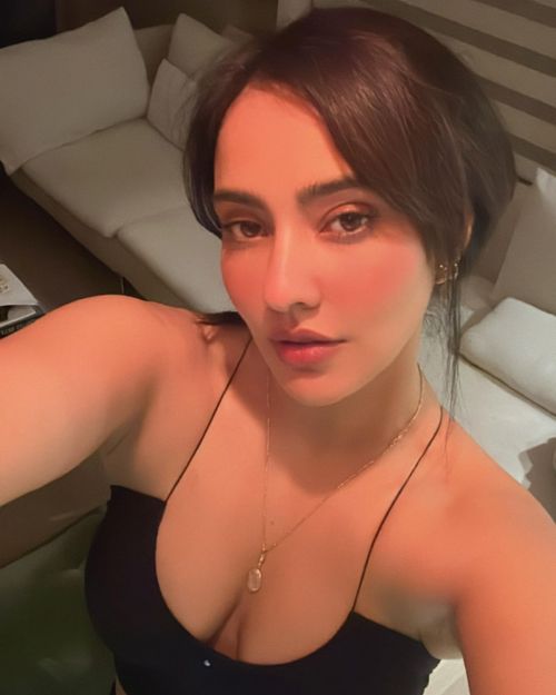 Neha Sharma Sizzling Instagram Selfies 1