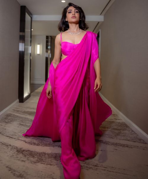 Samantha Ruth Prabhu Dazzles in Ekaya Banaras Pink Saree