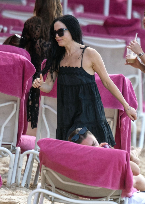 Andrea Corr Relaxing on the Beach at Sandy Lane Hotel, Barbados 6