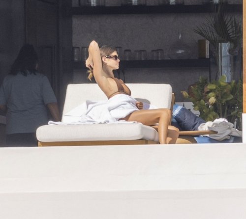 Cindy Crawford and Kaia Gerber on Vacation in Los Cabos 9