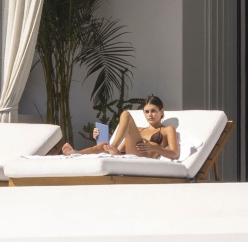 Cindy Crawford and Kaia Gerber on Vacation in Los Cabos 8