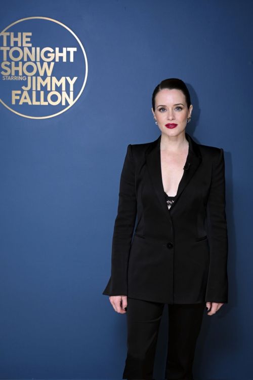 Claire Foy rocks black suit on Jimmy Fallon 1