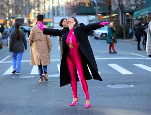 Emily Ratajkowski in Pink for Maybelline Ad in Manhattan 2