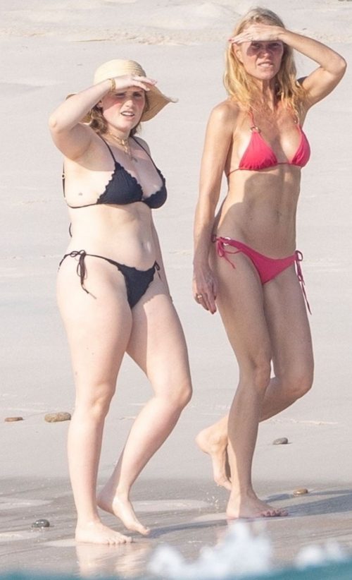 Gwyneth Paltrow in a Pink Bikini in Mexico 3