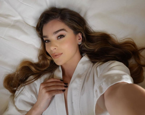 Hailee Steinfeld Instagram Photos, December 2023 3