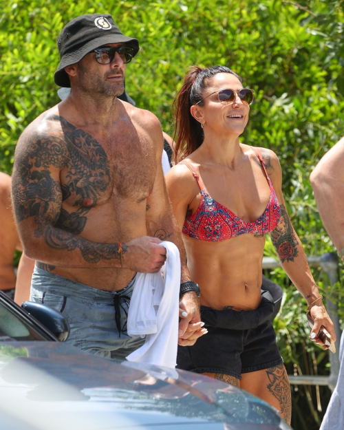 Harika Vancuylenberg and Steve Commando Willis Out in Sydney 5