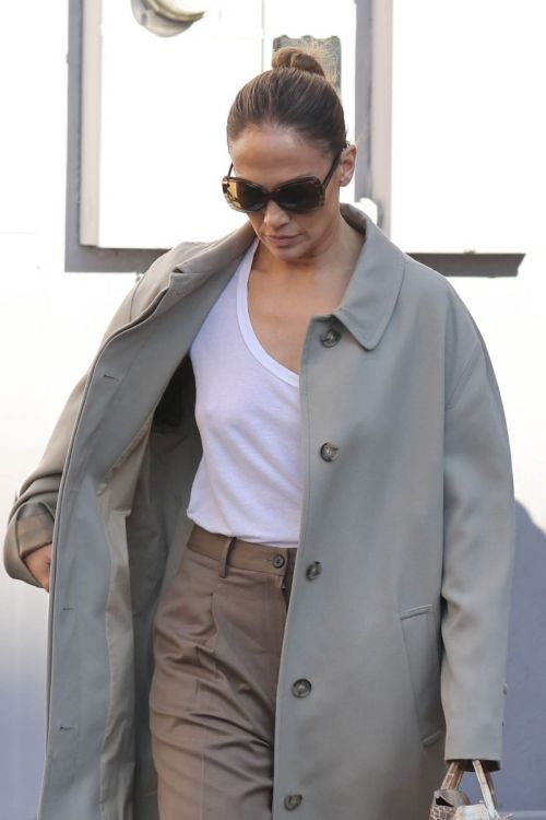 Jennifer Lopez Spotted Christmas Shopping in Los Angeles 6